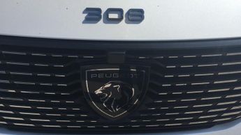 Peugeot 308 1.2 PureTech Allure Premium Hatchback 5dr Petrol EAT Euro 6 (s/s