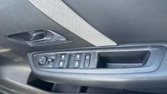 Citroen C4 1.2 PureTech Shine Hatchback 5dr Petrol EAT8 Euro 6 (s/s) (130 p