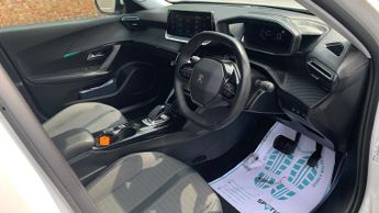 Peugeot 2008 50kWh Allure Premium SUV 5dr Electric Auto (136 ps)