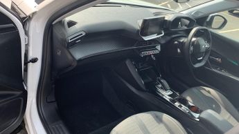 Peugeot 2008 50kWh Allure Premium SUV 5dr Electric Auto (136 ps)