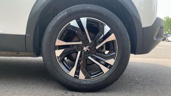Peugeot 2008 50kWh Allure Premium SUV 5dr Electric Auto (136 ps)