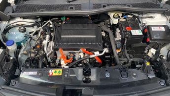 Peugeot 2008 50kWh Allure Premium SUV 5dr Electric Auto (136 ps)