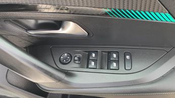 Peugeot 2008 50kWh Allure Premium SUV 5dr Electric Auto (136 ps)