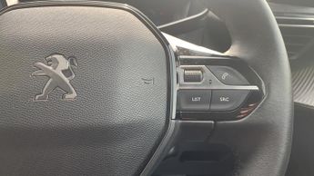 Peugeot 2008 50kWh Allure Premium SUV 5dr Electric Auto (136 ps)