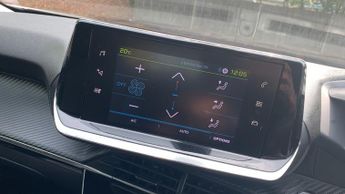 Peugeot 2008 50kWh Allure Premium SUV 5dr Electric Auto (136 ps)