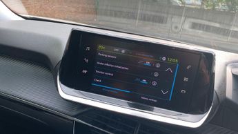 Peugeot 2008 50kWh Allure Premium SUV 5dr Electric Auto (136 ps)