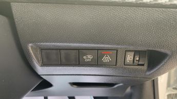 Peugeot 2008 50kWh Allure Premium SUV 5dr Electric Auto (136 ps)
