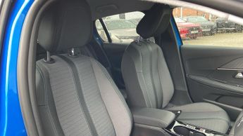 Peugeot 208 50kWh Allure Premium + Hatchback 5dr Electric Auto (7.4kW Charge