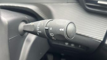 Peugeot 208 50kWh E-Style Hatchback 5dr Electric Auto (7.4kW Charger) (136 p