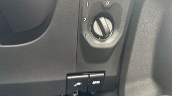Dacia Spring 65 26.8kWh Expression Hatchback 5dr Electric Auto (65 ps)