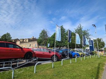 Dacia Spring 65 26.8kWh Expression Hatchback 5dr Electric Auto (65 ps)