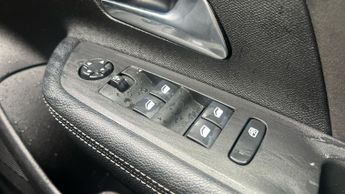 Vauxhall Mokka Electric 50kWh Ultimate SUV 5dr Electric Auto (136 ps)