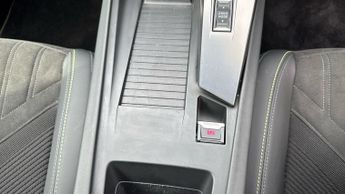 Peugeot 308 54kWh GT Hatchback 5dr Electric Auto (156 ps)