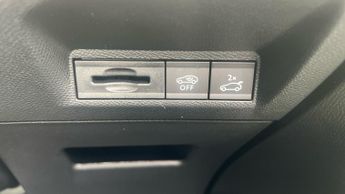 Peugeot 3008 73kWh GT SUV 5dr Electric Auto (210 ps)