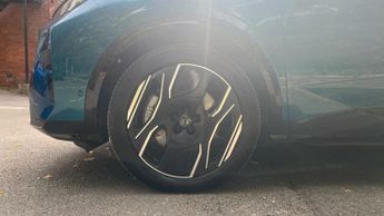 Peugeot 3008 73kWh GT SUV 5dr Electric Auto (210 ps)