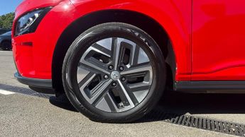 Hyundai Kona 64kWh Premium SUV 5dr Electric Auto (10.5kW Charger) (204 ps)