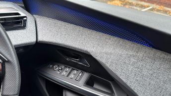Peugeot 3008 73kWh GT SUV 5dr Electric Auto (210 ps)