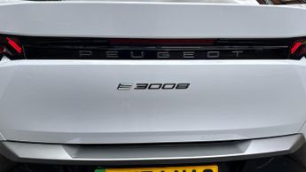 Peugeot 3008 73kWh GT SUV 5dr Electric Auto (210 ps)