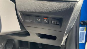 Peugeot 2008 50kWh Active Premium + Auto 5dr (7kW Charger)
