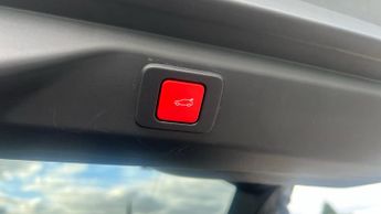 Peugeot 3008 SUV 1.2 MHEV GT SUV 5dr Petrol Hybrid e-DSC Euro 6 (s/s) (136 ps)