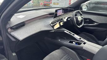 Peugeot 3008 73kWh GT SUV 5dr Electric Auto (210 ps)