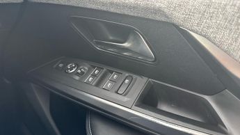 Peugeot 3008 73kWh GT SUV 5dr Electric Auto (210 ps)