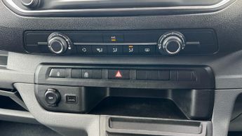 Vauxhall Vivaro Life Electric 50kWh Combi MPV 5dr Electric Auto LWB (9 Seat, 11kW Charger) (13