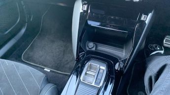 Peugeot 2008 54kWh First Edition SUV 5dr Electric Auto (11kW Charger) (156 ps