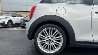 Mini Hatch 1.5 Cooper Hatchback 3dr Petrol Auto Euro 6 (s/s) (136 ps)