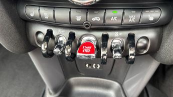 Mini Hatch 1.5 Cooper Hatchback 3dr Petrol Auto Euro 6 (s/s) (136 ps)