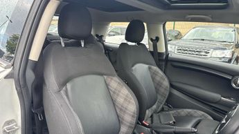 Mini Hatch 1.5 Cooper Hatchback 3dr Petrol Auto Euro 6 (s/s) (136 ps)