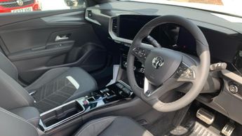 Vauxhall Mokka Electric 54kWh Ultimate SUV 5dr Electric Auto (Long Range) (156 ps)