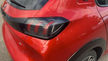 Peugeot 208 50kWh GT Premium Hatchback 5dr Electric Auto (136 ps)