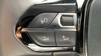 Peugeot 208 50kWh Allure Premium + Hatchback 5dr Electric Auto (7.4kW Charge