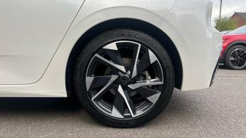 Peugeot 308 1.2 PureTech Allure Premium Hatchback 5dr Petrol EAT Euro 6 (s/s