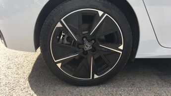 Peugeot 308 54kWh GT Hatchback 5dr Electric Auto (156 ps)