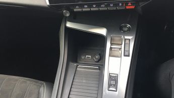 Peugeot 308 54kWh GT Hatchback 5dr Electric Auto (156 ps)