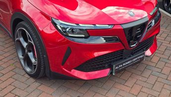 Alfa Romeo Junior 54kWh Elettrica Veloce Auto 5dr