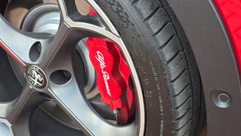 Alfa Romeo Junior 54kWh Elettrica Veloce Auto 5dr