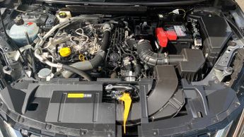 Nissan Qashqai 1.3 DIG-T MHEV N-Connecta XTRON Euro 6 (s/s) 5dr