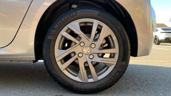 Peugeot 208 1.2 PureTech Active Premium EAT Euro 6 (s/s) 5dr