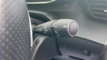 Peugeot 2008 1.2 PureTech MHEV GT SUV 5dr Petrol Hybrid e-DSC Euro 6 (s/s) (1