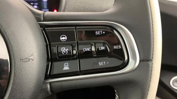 Fiat 500E 42kWh La Prima Hatchback 3dr Electric Auto (118 ps)