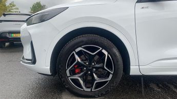 Ford Kuga 2.5h Duratec ST-Line X SUV 5dr Petrol Hybrid CVT AWD Euro 6 (s/s
