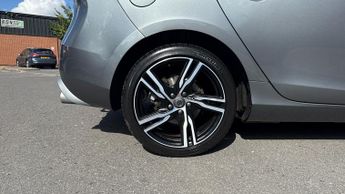 Volvo V40 1.5 T3 R-Design Edition Hatchback 5dr Petrol Auto Euro 6 (s/s) (