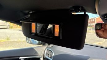 Volvo V40 1.5 T3 R-Design Edition Hatchback 5dr Petrol Auto Euro 6 (s/s) (