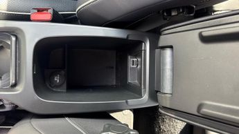 Volvo V40 1.5 T3 R-Design Edition Hatchback 5dr Petrol Auto Euro 6 (s/s) (