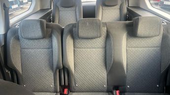 Vauxhall Combo Life Electric 52kWh Design XL MPV 5dr Electric Auto (7.4kW Charger) (136 ps)