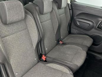 Vauxhall Combo Life Electric 52kWh Design XL MPV 5dr Electric Auto (7.4kW Charger) (136 ps)