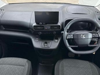 Vauxhall Combo Life Electric 52kWh Design XL MPV 5dr Electric Auto (7.4kW Charger) (136 ps)